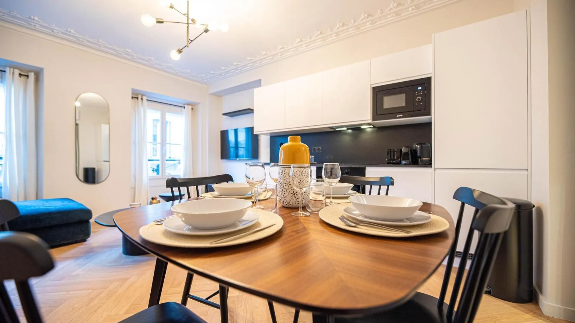 Luxury In Center Apartment Paris