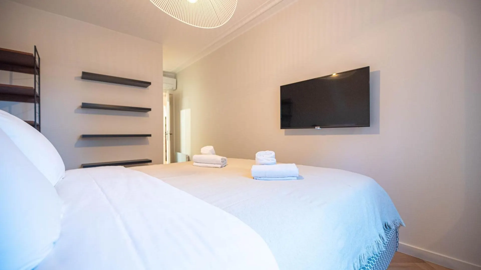 Luxury In Center Διαμέρισμα *